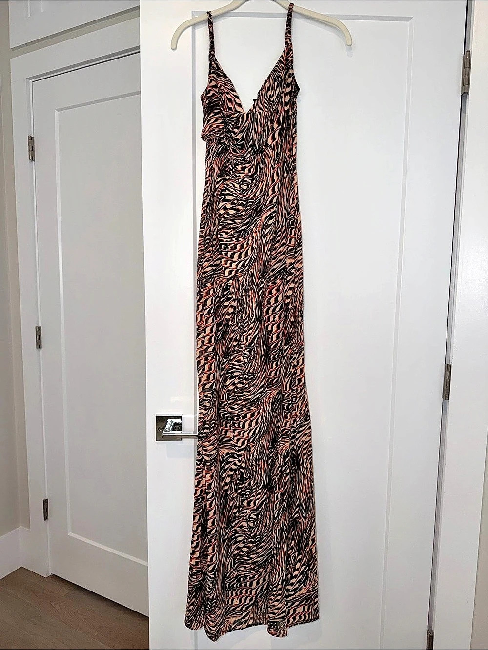 PrettyLittleThing Brown Abstract Print Chiffon Cowl Neck Maxi Dress size US 2